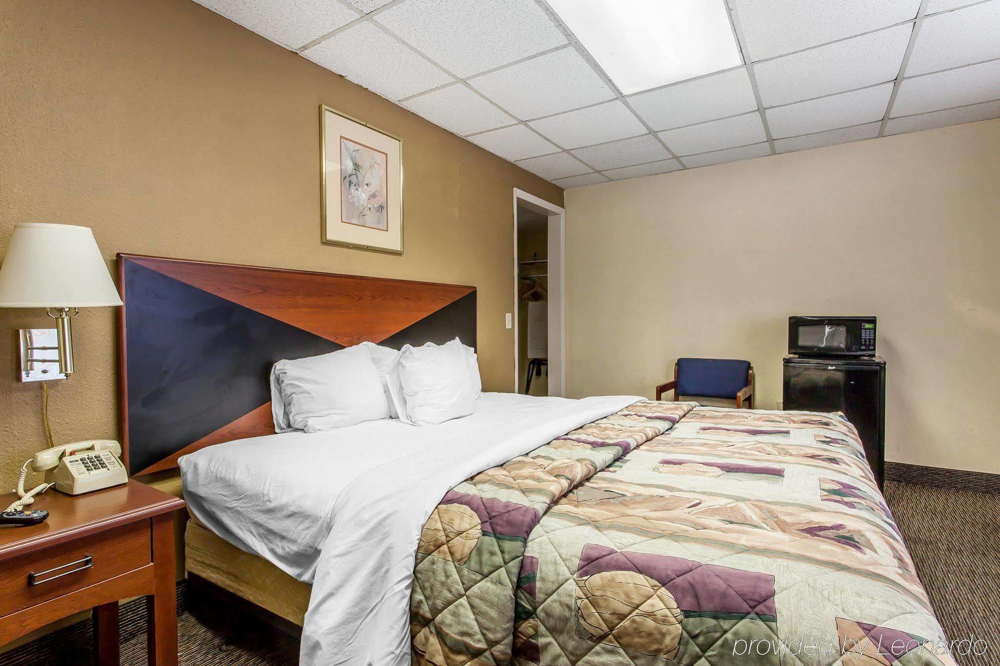 Rodeway Inn North Sandusky Exterior foto